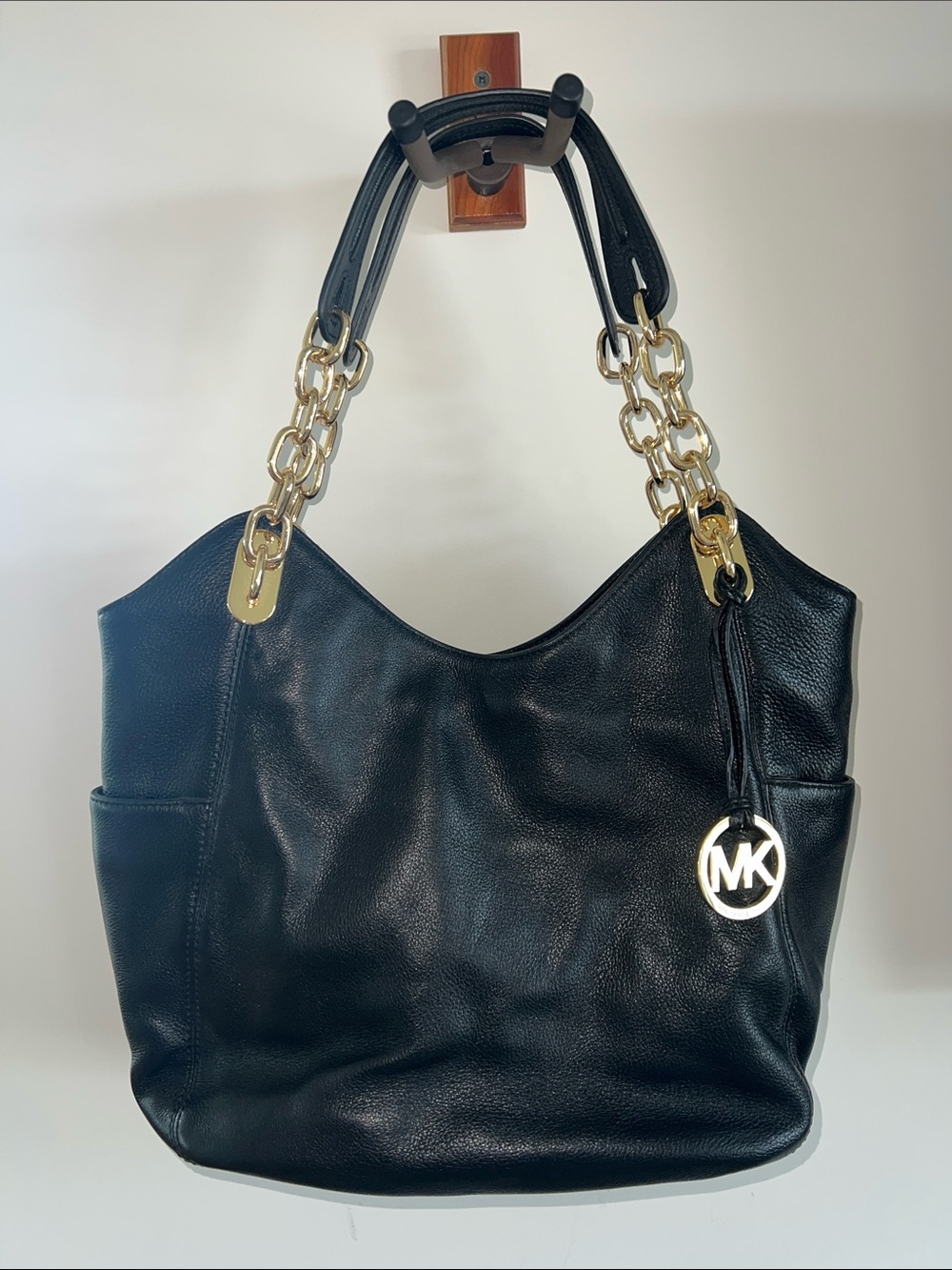 Michael Kors Fulton Large black pebbled-leather hobo bag with gold-tone chain
